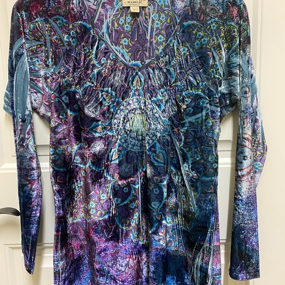 One World machine washable polyester/spandex blend shirt - Picture 1 of 4